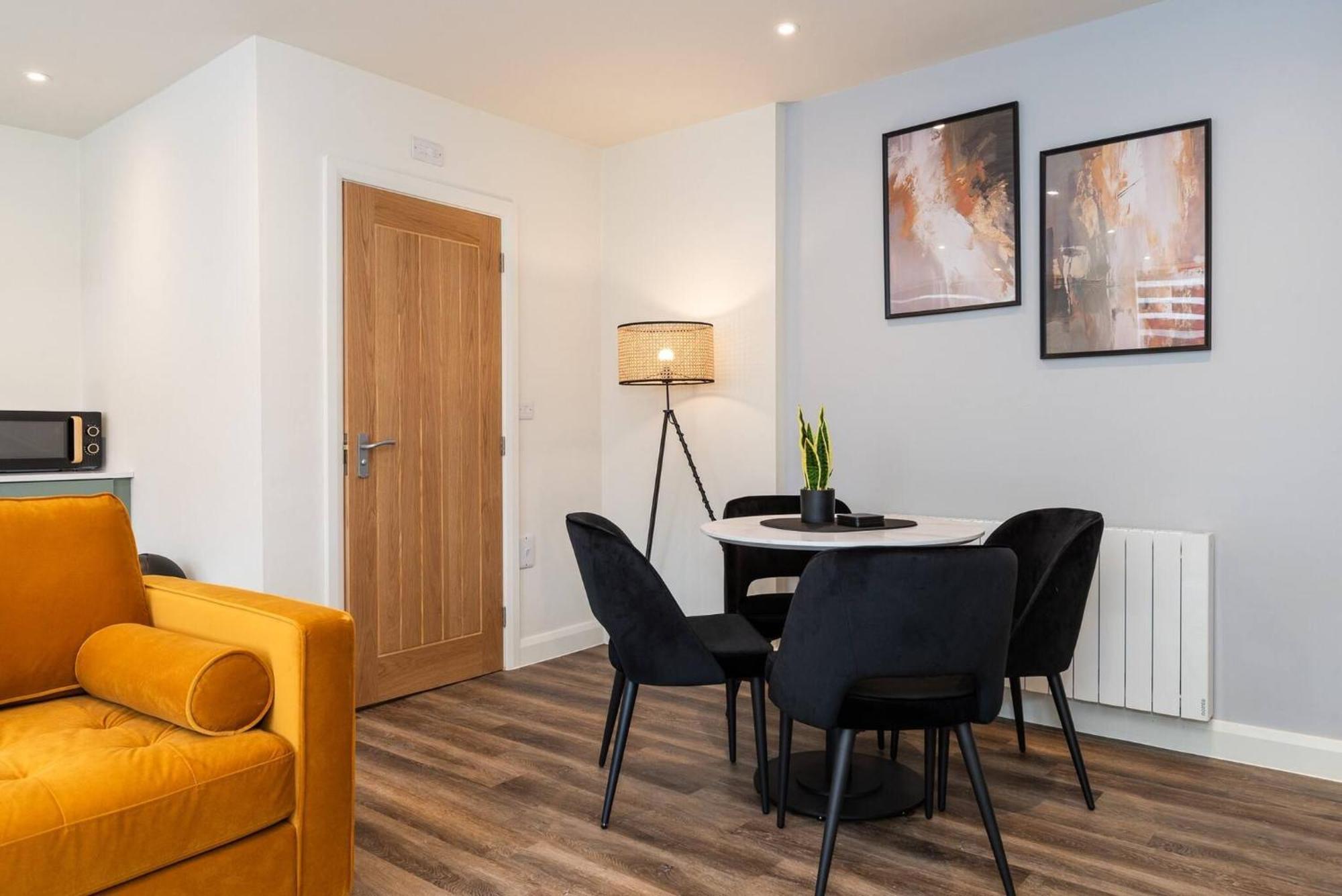 Aurum 6 - Chic 1Br Stay By Dmu City Centre Leicester Bagian luar foto